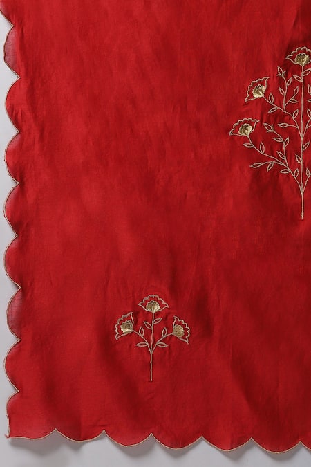 Anantaa By Roohi_Yellow Silk, Chanderi Embroidery Split V-neck Yoke Kurta Set _at_Aza_Fashions