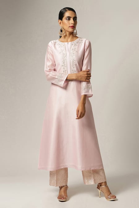 Anantaa By Roohi_Pink Silk, Chanderi Embroidery Split V-neck Kurta Set _Online_at_Aza_Fashions