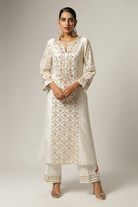 Anantaa By Roohi_Off White Silk, Chanderi Embroidery Split V-neck Notched Kurta Set _Online_at_Aza_Fashions