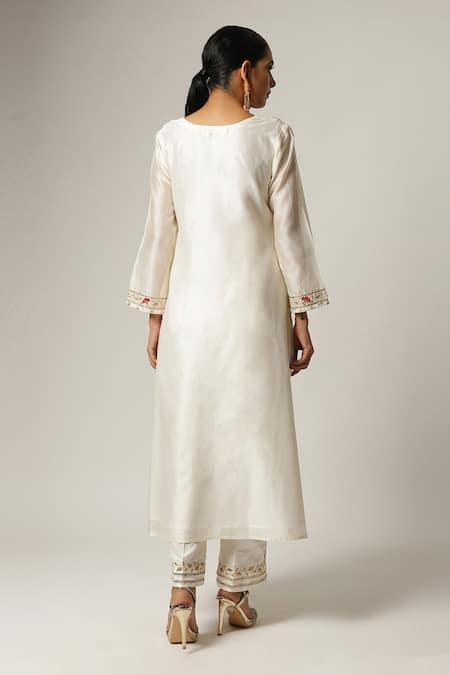 Shop_Anantaa By Roohi_Off White Silk, Chanderi Embroidery Split V-neck Full Sleeve Kurta Pant Set _at_Aza_Fashions
