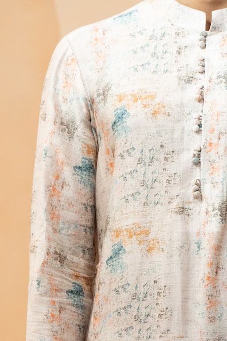 Studio Bagechaa Ivory Chanderi, Silk Sequins, Embroidery Floral Print Bundi Kurta Set Online at Aza Fashions Studio Bagechaa_Ivory Chanderi, Silk Sequins, Embroidery Floral Print Bundi Kurta Set _Online_at_Aza_Fashions