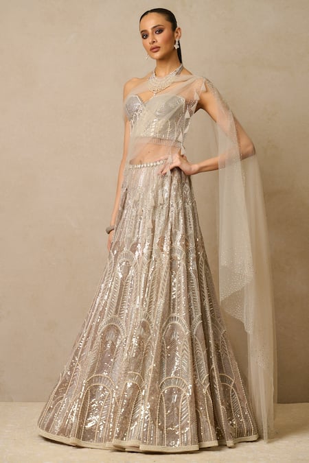 Red & Gold Embroidered Lehenga Set With Veil Design by Tarun Tahiliani at  Pernia's Pop Up Shop 2024