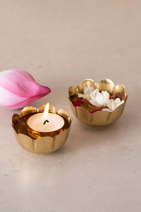 The Decor Remedy_Gold Brass Alloy Festive Tiny Urli Tea Light Floaters Set Of 10_Online_at_Aza_Fashions