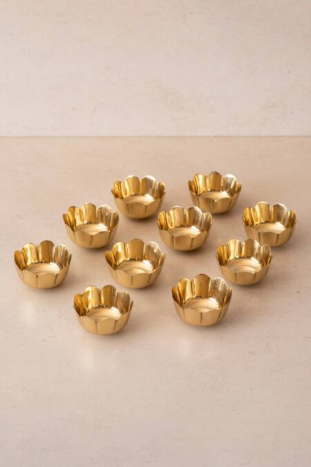 Buy_The Decor Remedy_Gold Brass Alloy Festive Tiny Urli Tea Light Floaters Set Of 10_Online_at_Aza_Fashions