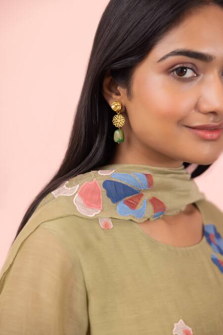 Shop_Vaayu_Green Cotton, Muslin Embroidery Round Neck Floral Applique Work Kurta Pant Set_Online_at_Aza_Fashions