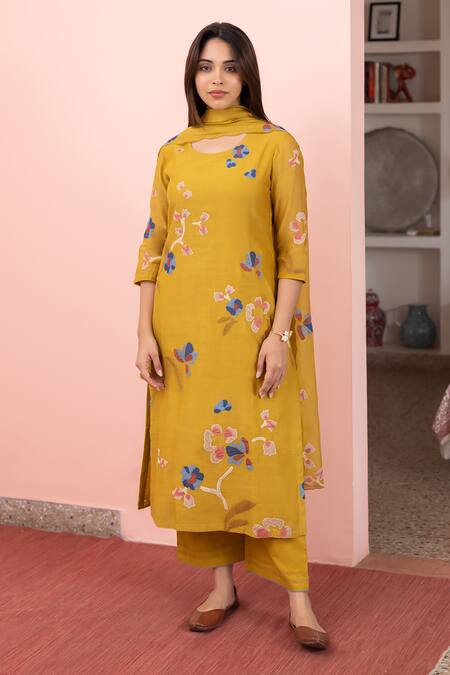 Buy Vaayu Yellow Cotton, Muslin Embroidery Round Straight Applique Work Kurta Pant Set at Aza Fashions Buy_Vaayu_Yellow Cotton, Muslin Embroidery Round Straight Applique Work Kurta Pant Set_at_Aza_Fashions