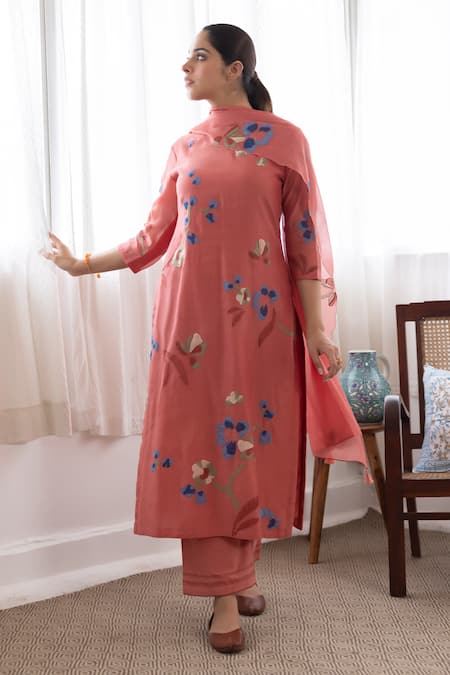 Vaayu_Orange Cotton, Muslin Embroidery Round Neck Floral Applique Kurta Pant Set_Online_at_Aza_Fashions