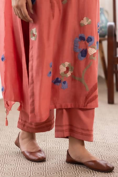 Buy_Vaayu_Orange Cotton, Muslin Embroidery Round Neck Floral Applique Kurta Pant Set_Online_at_Aza_Fashions