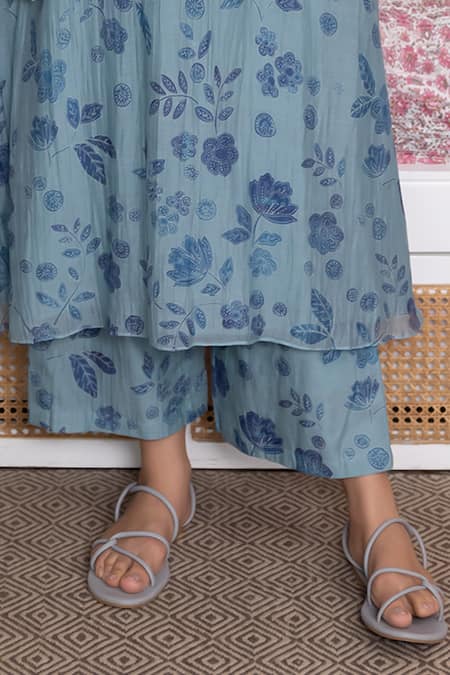 Vaayu_Blue Cotton, Muslin Embroidery Round Neck Floral Print Kurta And Pant Set_Online_at_Aza_Fashions