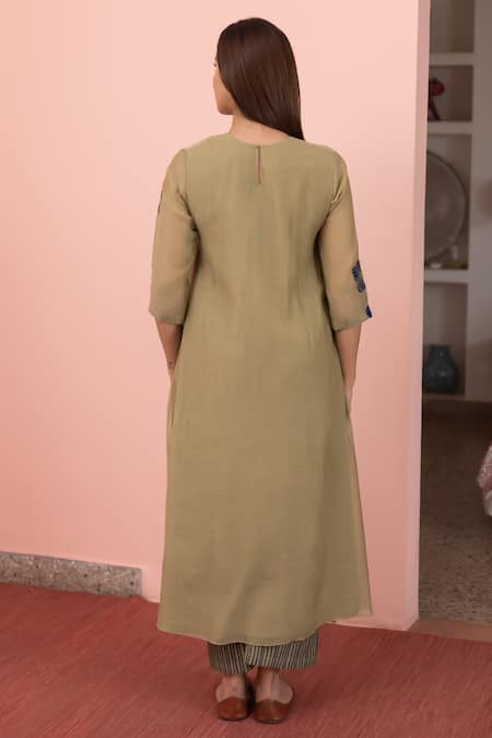 Shop Vaayu Green Cotton, Muslin Embroidery Round Neck Floral Applique Kurta And Pant Set at Aza Fashions Shop_Vaayu_Green Cotton, Muslin Embroidery Round Neck Floral Applique Kurta And Pant Set _at_Aza_Fashions