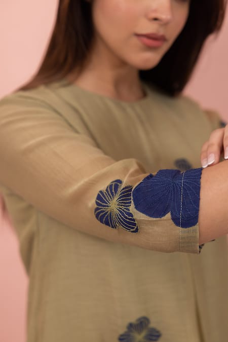 Shop Vaayu Green Cotton, Muslin Embroidery Round Neck Floral Applique Kurta And Pant Set Online at Aza Fashions Shop_Vaayu_Green Cotton, Muslin Embroidery Round Neck Floral Applique Kurta And Pant Set _Online_at_Aza_Fashions