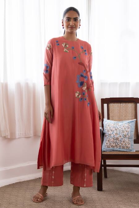 Vaayu_Orange Cotton, Muslin Embroidery Round Neck Applique Work Kurta Pant Set_Online_at_Aza_Fashions