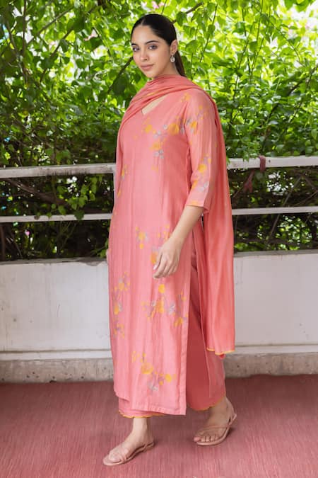 Buy_Vaayu_Orange Cotton, Muslin Embroidery V-neck Floral Thread Work Kurta Pant Set_Online_at_Aza_Fashions