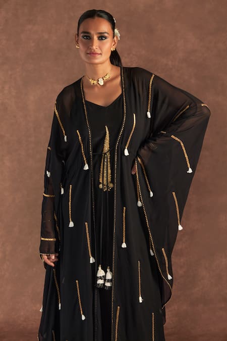 Buy_Masaba_Black V-neck Paan Patti Work Cover-up Kaftan Set_Online_at_Aza_Fashions