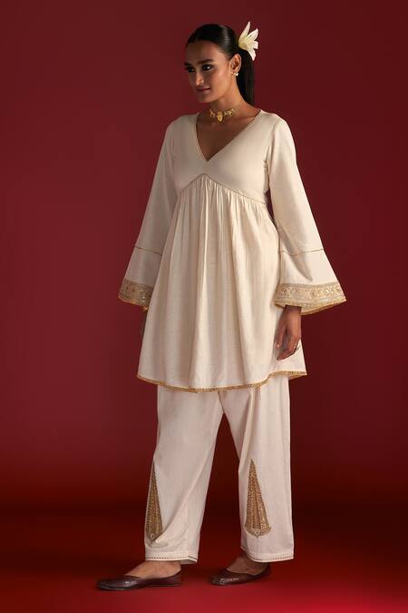 Masaba_Ivory Cotton, Linen Embroidery V-neck Gathered Kurta And Paan Patti Salwar Set_Online_at_Aza_Fashions