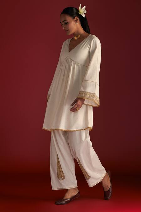 Buy_Masaba_Ivory Cotton, Linen Embroidery V-neck Gathered Kurta And Paan Patti Salwar Set_Online_at_Aza_Fashions