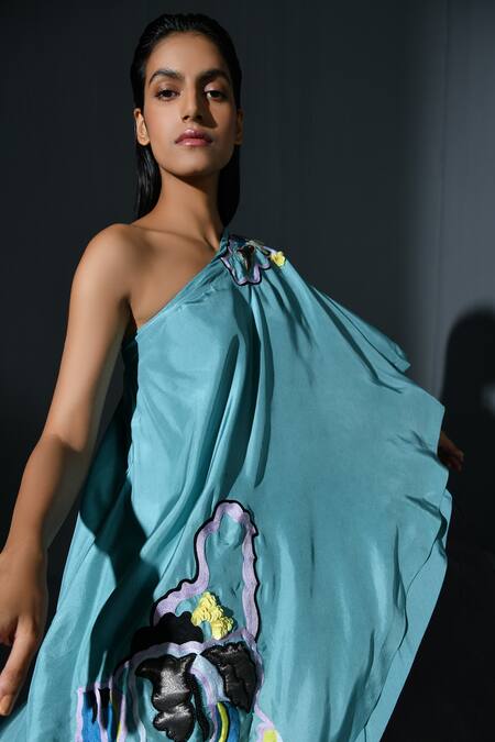 Ika Amoeba Roses Embroidered Kaftan & Pant Set 