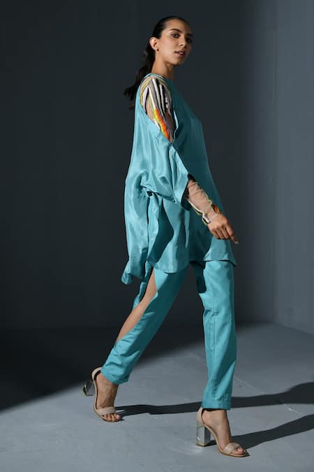 Ika Embroidered Sleeves Kurta Pant Set 