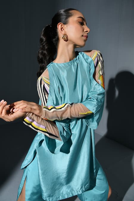Ika_Blue Pure Silk Embroidery Abstract Round Sleeves Kurta Pant Set _Online_at_Aza_Fashions