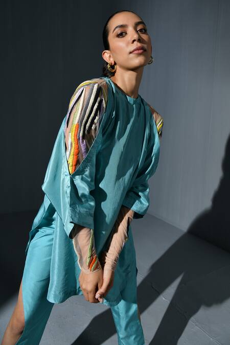 Buy_Ika_Blue Pure Silk Embroidery Abstract Round Sleeves Kurta Pant Set _Online_at_Aza_Fashions