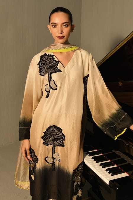 Ika_Beige Silk Embroidery V-neck Roseate Zari Kurta Pant Set _Online_at_Aza_Fashions