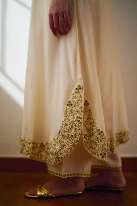 Dot_Ivory Cotton, Silk Embroidery Round Neck Camellia Kurta And Pant Set _Online_at_Aza_Fashions