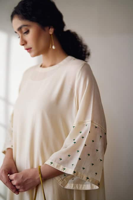 Buy Dot Ivory Cotton, Silk Embroidery Round Neck Fleaur Kurta And Pant Set Online at Aza Fashions Buy_Dot_Ivory Cotton, Silk Embroidery Round Neck Fleaur Kurta And Pant Set _Online_at_Aza_Fashions