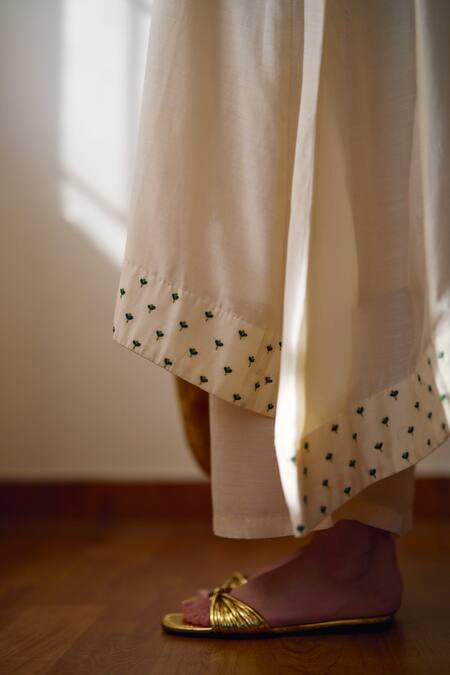 Shop Dot Ivory Cotton, Silk Embroidery Round Neck Fleaur Kurta And Pant Set Online at Aza Fashions Shop_Dot_Ivory Cotton, Silk Embroidery Round Neck Fleaur Kurta And Pant Set _Online_at_Aza_Fashions