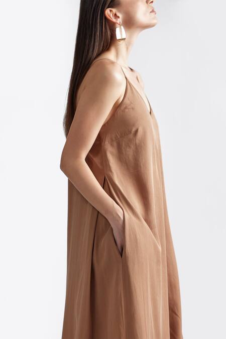 Buy Perona Brown Lycra V-neck Solid A-line Jumpsuit Online at Aza Fashions Buy_Perona_Brown Lycra V-neck Solid A-line Jumpsuit_Online_at_Aza_Fashions