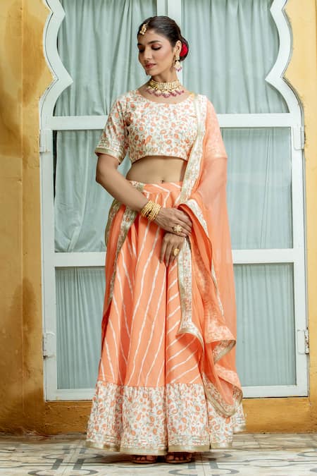 From Light to Bright: Peach Lehengas Worn by Real Brides We Are in Love  With! | WedMeGood