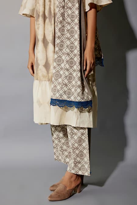 Shop JAYATI GOENKA Brown Cotton Lace, Embroidery Geometric Hand Block Print Anarkali Set Online at Aza Fashions Shop_JAYATI GOENKA_Brown Cotton Lace, Embroidery Geometric Hand Block Print Anarkali Set _Online_at_Aza_Fashions