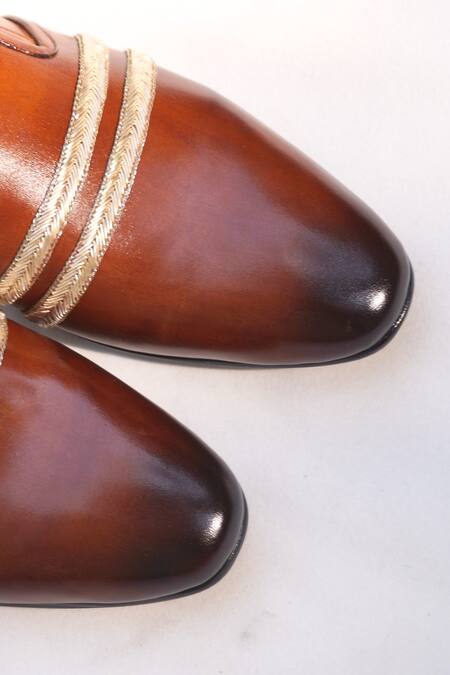 Shradha Hedau Footwear Couture Brown Naveen Embroidered Moccasin Online at Aza Fashions Shradha Hedau Footwear Couture_Brown Naveen Embroidered Moccasin _Online_at_Aza_Fashions