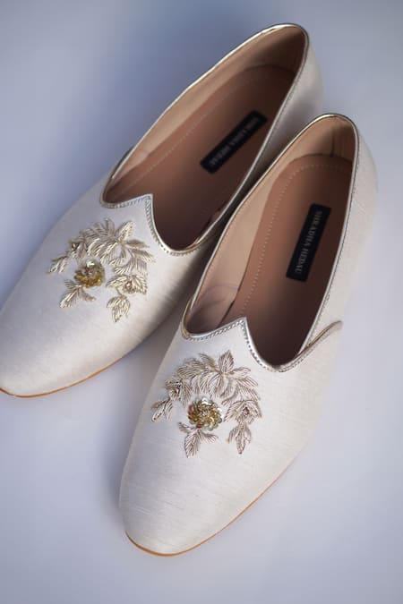 Cream Gold Embroidered Hand-made Sherwani Shoes For Men – Uomo Attire