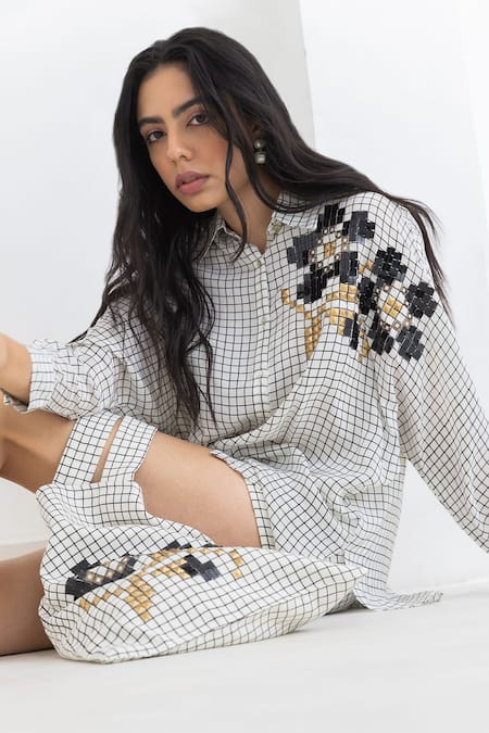 Shop Pooja Rajgarhia Gupta Off White Crepe Embroidery Shawl Neck Checkered Print Kimono Shirt And Shorts Set Online at Aza Fashions Shop_Pooja Rajgarhia Gupta_Off White Crepe Embroidery Shawl Neck Checkered Print Kimono Shirt And Shorts Set _Online_at_Aza_Fashions