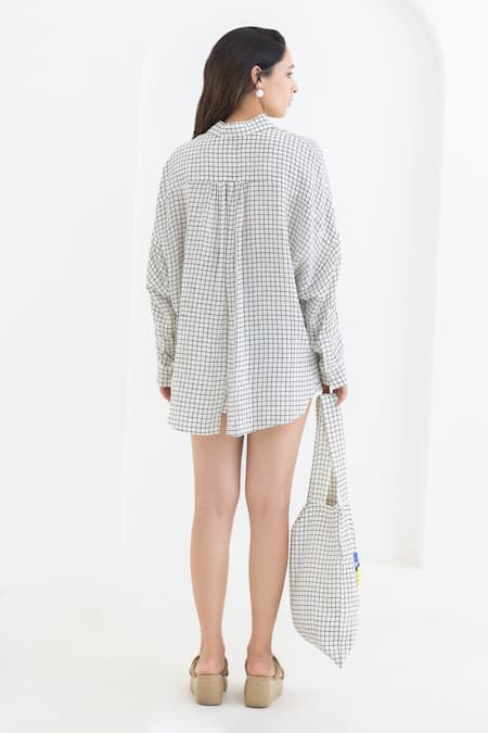Shop Pooja Rajgarhia Gupta Off White Crepe Embroidery Shawl Neck Checkered Print Kimono Shirt And Shorts Set at Aza Fashions Shop_Pooja Rajgarhia Gupta_Off White Crepe Embroidery Shawl Neck Checkered Print Kimono Shirt And Shorts Set _at_Aza_Fashions