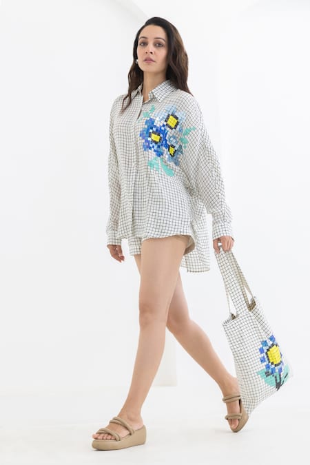 Buy Pooja Rajgarhia Gupta Off White Crepe Embroidery Shawl Neck Checkered Print Kimono Shirt And Shorts Set Online at Aza Fashions Buy_Pooja Rajgarhia Gupta_Off White Crepe Embroidery Shawl Neck Checkered Print Kimono Shirt And Shorts Set _Online_at_Aza_Fashions