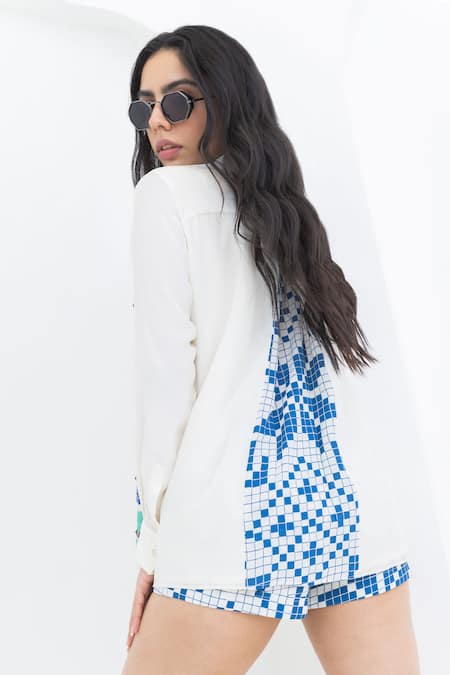 Shop Pooja Rajgarhia Gupta Off White Crepe Embroidery Bandeau Neck Flower Shirt And Shorts Set at Aza Fashions Shop_Pooja Rajgarhia Gupta_Off White Crepe Embroidery Bandeau Neck Flower Shirt And Shorts Set _at_Aza_Fashions