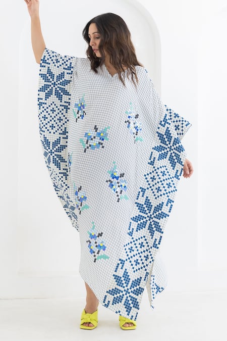 Pooja Rajgarhia Gupta Off White Crepe Embroidery V-neck Matrix Floral Print Kaftan Online at Aza Fashions Pooja Rajgarhia Gupta_Off White Crepe Embroidery V-neck Matrix Floral Print Kaftan _Online_at_Aza_Fashions