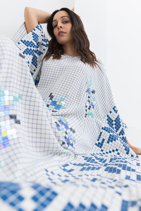 Buy Pooja Rajgarhia Gupta Off White Crepe Embroidery V-neck Matrix Floral Print Kaftan Online at Aza Fashions Buy_Pooja Rajgarhia Gupta_Off White Crepe Embroidery V-neck Matrix Floral Print Kaftan _Online_at_Aza_Fashions