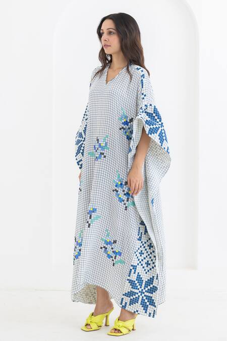 Shop Pooja Rajgarhia Gupta Off White Crepe Embroidery V-neck Matrix Floral Print Kaftan Online at Aza Fashions Shop_Pooja Rajgarhia Gupta_Off White Crepe Embroidery V-neck Matrix Floral Print Kaftan _Online_at_Aza_Fashions