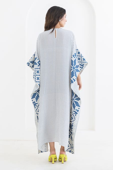 Pooja Rajgarhia Gupta Off White Crepe Embroidery V-neck Matrix Floral Print Kaftan at Aza Fashions Pooja Rajgarhia Gupta_Off White Crepe Embroidery V-neck Matrix Floral Print Kaftan _at_Aza_Fashions