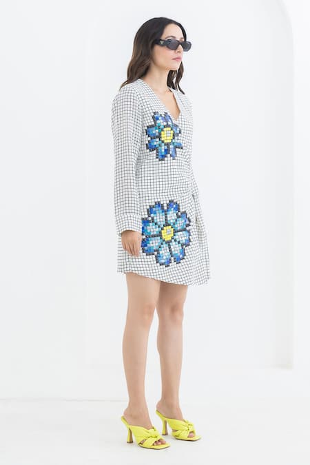 Pooja Rajgarhia Gupta_Off White Crepe Embroidery V-neck Grid Print Jumpsuit _Online_at_Aza_Fashions