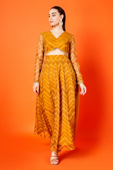 Sammohi By Moksha And Hiral Yellow Organza, Tulle V-neck Clara Chevron Print Anarkali Pant Set Online at Aza Fashions Sammohi By Moksha And Hiral_Yellow Organza, Tulle V-neck Clara Chevron Print Anarkali Pant Set _Online_at_Aza_Fashions