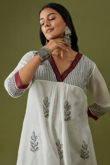 Shop_Sanjev Marwaaha_Ivory Cotton Silk Hand Block Printed V Neck Kurta And Pant Set_Online_at_Aza_Fashions