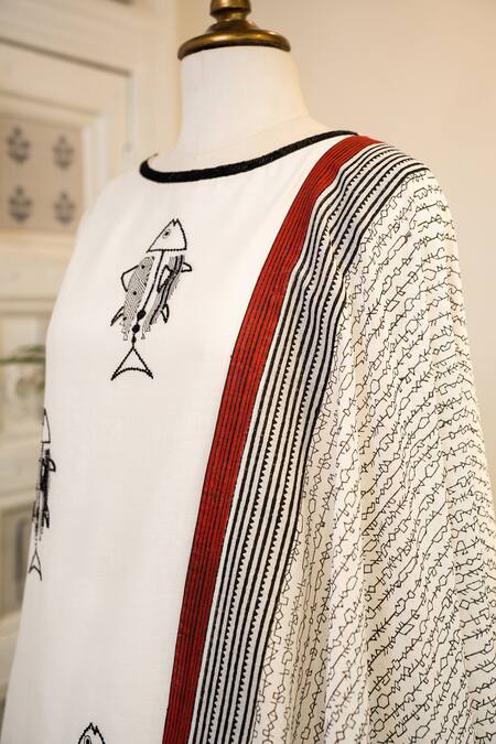 Buy_Sanjev Marwaaha_Ivory Chanderi Hand Block Printed Abstract Fish Motifs Round Kurta And Pant Set