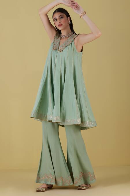 Inej_Green Rayon Flex Placement Thread Collar Anarkali With Bell Bottom Pant_Online_at_Aza_Fashions
