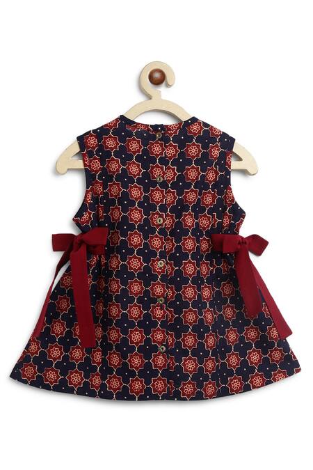 Tiber Taber_Blue Cotton Embroidery Geometric Bloom Print Kurta With Pant_at_Aza_Fashions