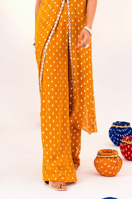 Buy_Silky Bindra_Yellow Georgette Crystals Halter Neck Geometric Pattern Tunic With Pant 