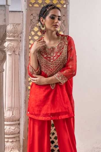 Gulabo Jaipur Red Organza, Muslin Zari Round Neck Zifa Floral Zardozi Work Kurta Pant Set Online at Aza Fashions Gulabo Jaipur_Red Organza, Muslin Zari Round Neck Zifa Floral Zardozi Work Kurta Pant Set _Online_at_Aza_Fashions