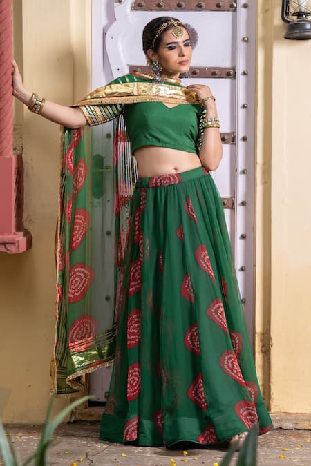 Buy_Gulabo Jaipur_Green Chiffon Gota Patti V-neck Chanchal Bandhani Print Skirt Set _Online_at_Aza_Fashions